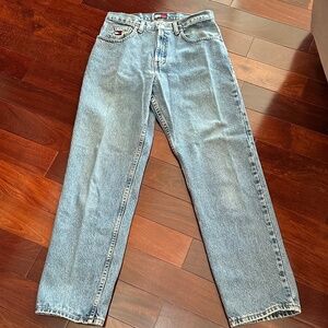 Tommy Hilfiger Women's Hi Rise Straight Leg Vintage Jeans.